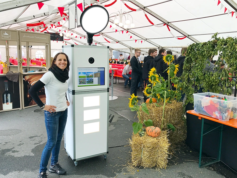 Fotobox mit Sofortbilddrucker und Betreuung für Events mieten